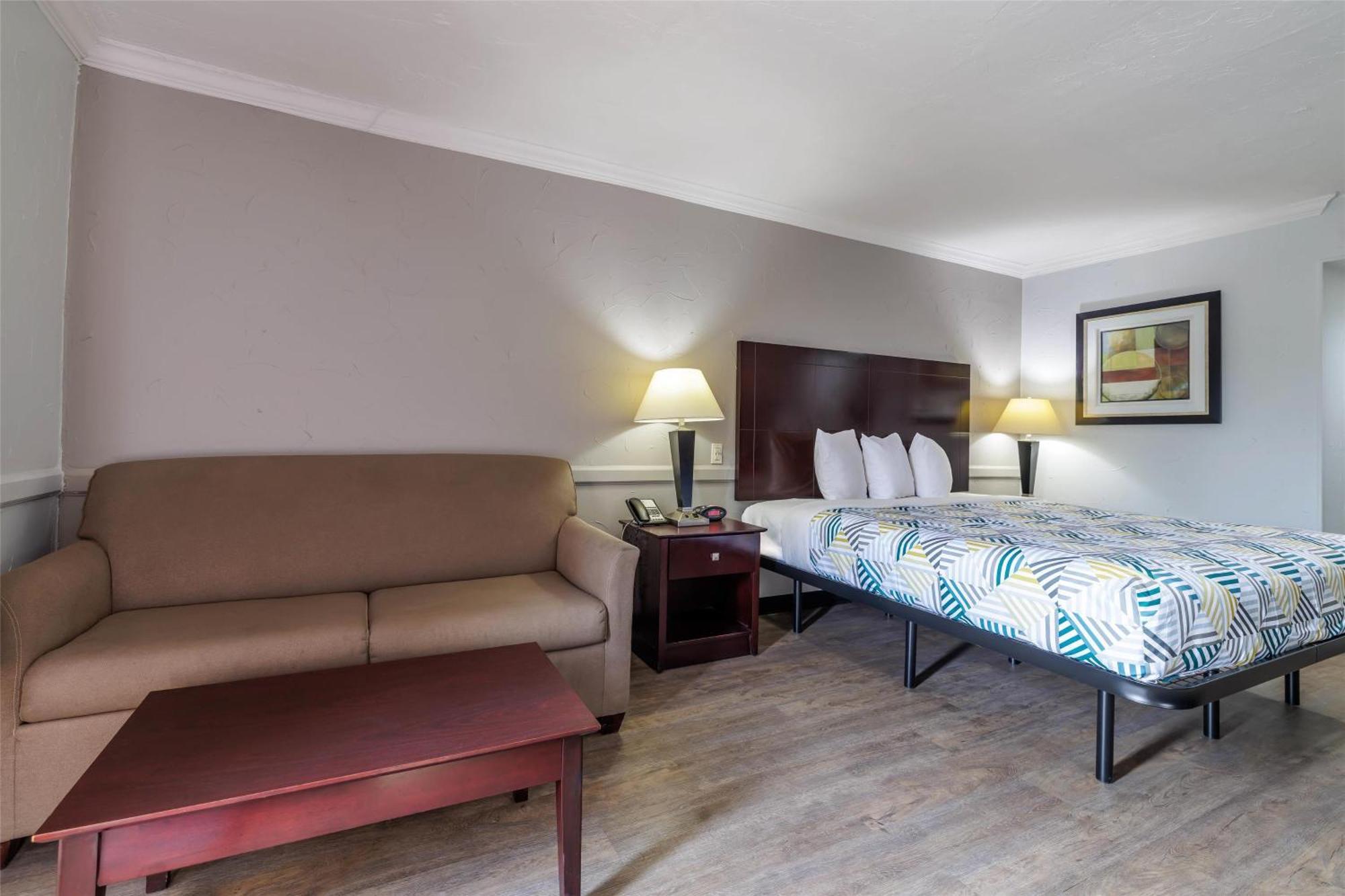 Hotel 6 Tx Downtown