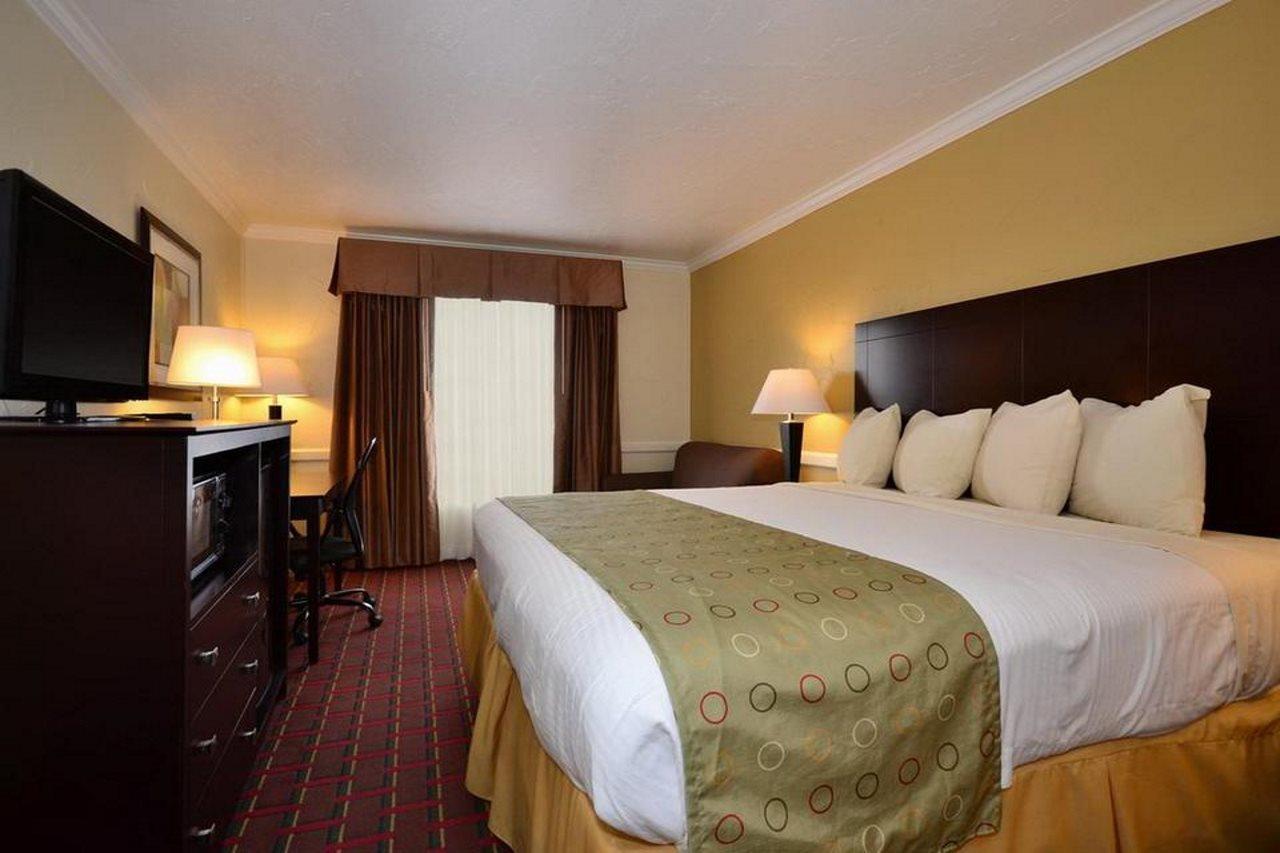 6 Tx Downtown Hotel 3*